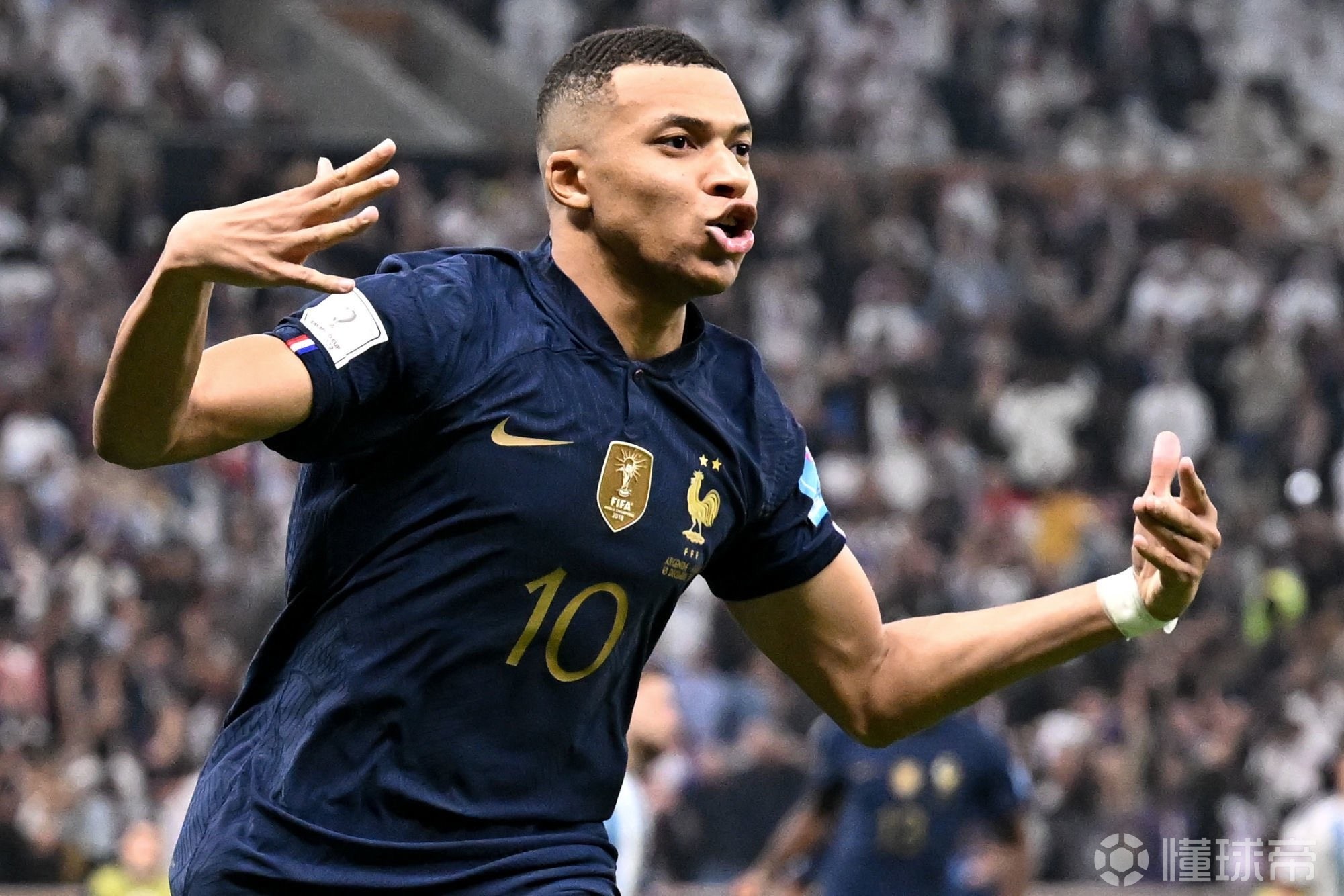 米体：泽林斯基出现轻微肌肉问题，可能不会出战比萨