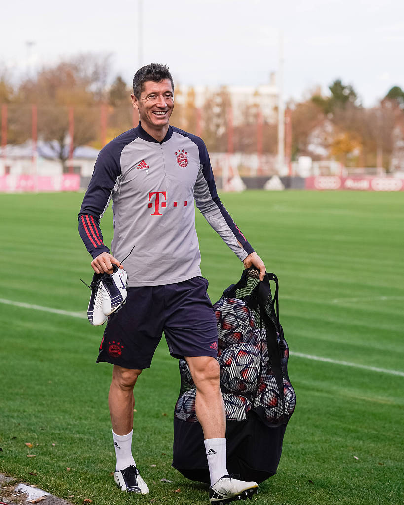 布朗赛季前21场三次砍下40+，伯德之后队史第二人