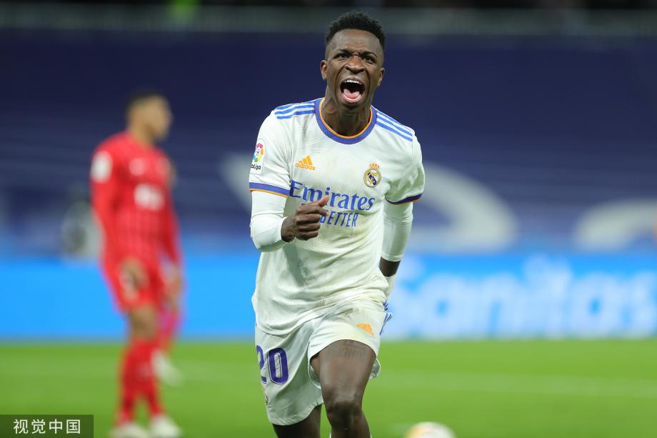 米兰冬奥会男子冰壶落选赛中国男队以7-2大胜新西兰队